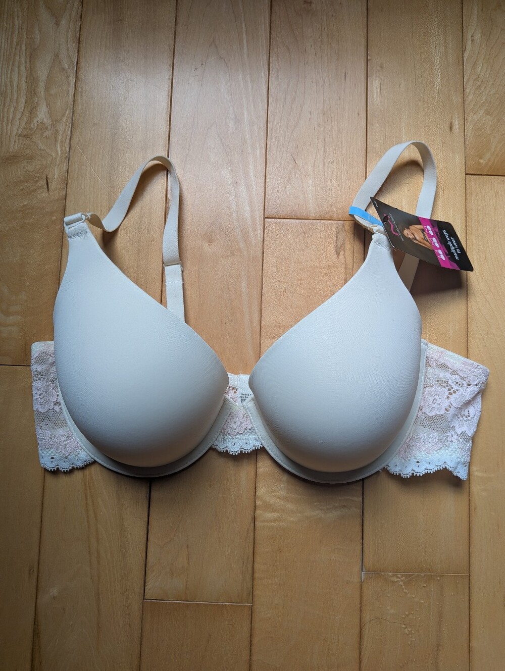 NWT Maidenform Everyday Smooth Contour T-Shirt Bra With Lace - Cream 36C